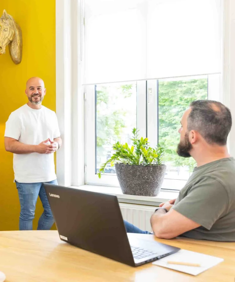 Mensen aan het werk bij Skills Alchemist